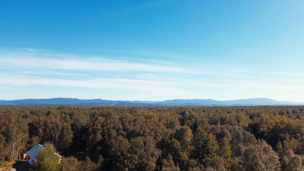 Au Pied Des Monts-Valin, Hebergement Touristique Saint-Honoré Εξωτερικό φωτογραφία